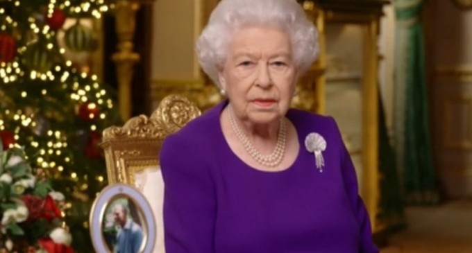 Mesaj emoționant al Reginei Elizabeth de Crăciun: Nu sunteți singuri! VIDEO – Esential