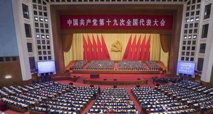 Administrația Trump a introdus restricții de călătorie în SUA pentru membrii Partidului Comunist Chinez și familiile acestora. În teorie, ar putea fi afectați 270 milioane de chinezi – International