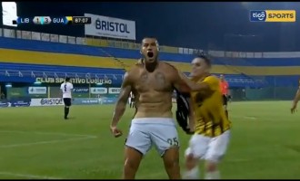 ​VIDEO A înscris un gol important, s-a dezbrăcat aproape complet și acum riscă sancțiuni: „Sper că soţia mea nu a văzut nimic” – Fotbal