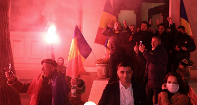 Digi24: ANALIZĂ. Parlamentar de AUR. Dacopatul. Generalul. Bodyguardul. Rapsodul. Negaționistul. Mesajul: "Să deratizăm spurcăciunea"