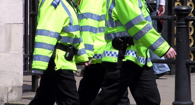 31 de polițiști londonezi, amendați pentru că au încălcat regulile carantinei și s-au tuns în secția de poliție – International