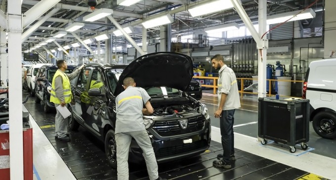 Renault vrea să producă un număr record de 440.000 de mașini la cele două uzine din Maroc – Auto