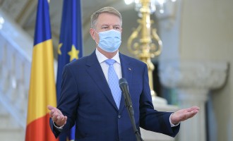 Klaus Iohannis se vaccinează la Spitalul Militar Carol Davila – Esential