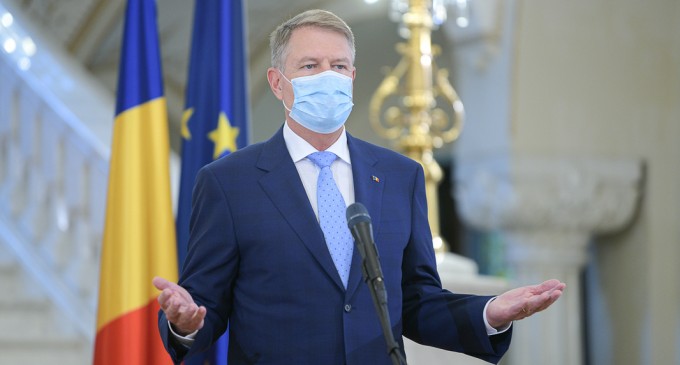 Klaus Iohannis se vaccinează la Spitalul Militar Carol Davila – Esential
