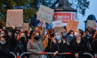Polonia: Noi proteste împotriva interzicerii avortului în mai multe oraşe – Sanatate
