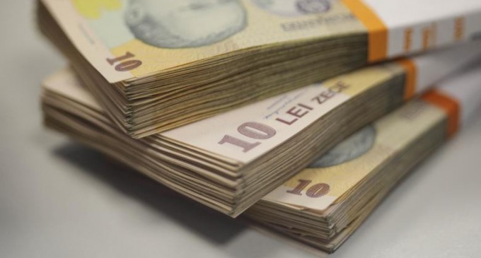 Jumătate din români nu crede că banii cash răspândesc coronavirusul (studiu) – Finante & Banci