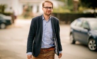 Război pe față la Timișoara. Consilierii PNL, PSD și Pro România au impus o hotărâre care-l obligă pe Dominic Fritz să publice pe site-ul primărie o copie a buletinului – Politic