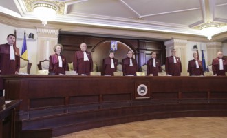 CCR s-ar putea pronunţa cu privire la trecerea terenului de la Romexpo la Camera de Comerţ – Politic