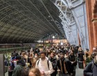 Brexit: Vizitatorii în Regatul Unit, sfătuiţi să verifice schimbările la plata cu cardul, roaming, controale vamale, bani numerar – International