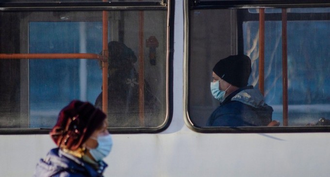 Noile restricții intră în vigoare sâmbătă / Măștile redevin obligatorii peste tot și sunt permise doar cele medicale și FFP2 DOCUMENT – Esential