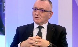 Elevii din clasele terminale – a VIII-a, a XII-a şi a XIII-a – revin la cursuri cu prezenţă fizică – Educatie