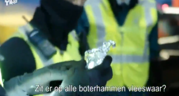 VIDEO Vameșii olandezi le confiscă șoferilor britanici sandvișurile cu șuncă – International