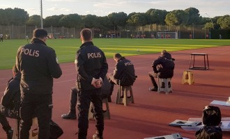 DigiSport: Imagini de la meciul "fantomă" jucat de FCSB în Turcia. Controversele rămân în picioare: Ciuciulete a fost "peste tot"
