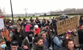 VIDEO Noi manifestații în Franța împotriva controversatului proiect de lege privind ”securitatea globală” – International