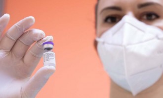 Etapa a doua a campaniei de vaccinare, o nouă amânare: Vaccinarea persoanelor sub 65 de ani, amânată cu două săptămâni / Clarificări despre sosirea dozelor de vaccin – Coronavirus