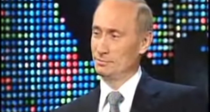 Vladimir Putin salută „marele profesionalism” al lui Larry King / Interviul dat acum 20 de ani, la puțin timp după venirea la putere a liderului rus – VIDEO – International