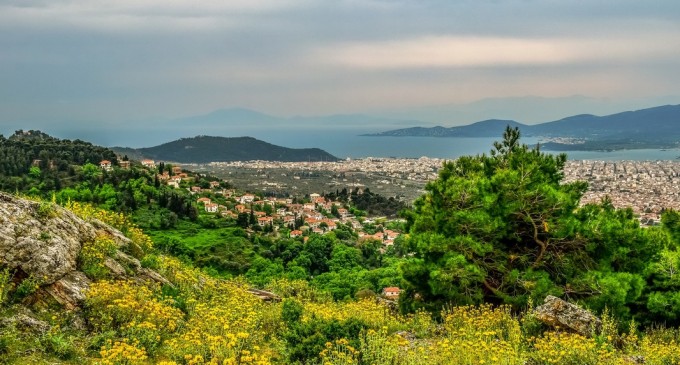 ​Arestări şi amenzi în Volos. O româncă a deschis localul pentru a servi băuturi clienților – International