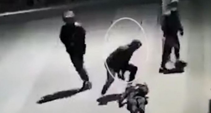 VIDEO Indignare în Franța după agresarea unui adolescent în inima Parisului – International