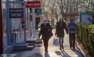 Posibil focar cu noua tulpină COVID-19 din Marea Britanie la o școală din București: 9 contacți ai unui pacient confirmat ieri cu noua tulpină, testați pozitiv cu SARS-CoV2. Se așteaptă confirmarea că este vorba despre noua tulpină – Coronavirus