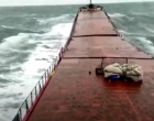 VIDEO Momentul în care nava de marfă Arvin, care s-a scufundat în urmă cu două săptămâni în Marea Neagră, se rupe în două – International