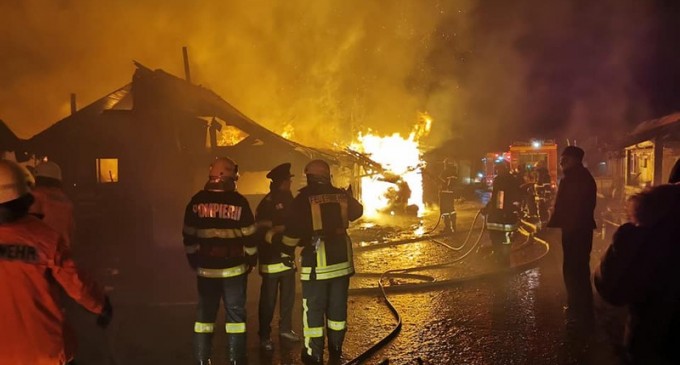 Harghita: Conducerea Primăriei Miercurea Ciuc solicită înţelegerea locuitorilor faţă de problema romilor afectaţi de incendiu – Esential