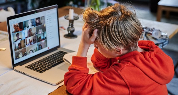 Căutările online făcute de copii în vacanța de iarnă: Minecraft, DIY și Donald Trump