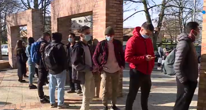 VIDEO Meniurile de un euro pentru studenții afectați de criza coronavirusului, măsura salvatoare care formează cozi în Franța – International