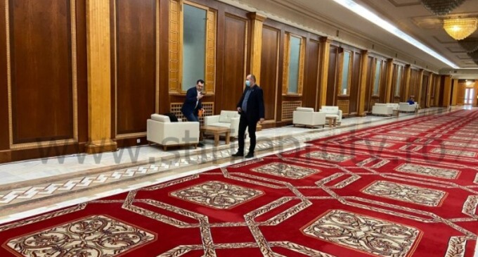 Vor fi amendați miniștrii Sănătății și Muncii, suprinși fără mască? Bode: Toți suntem egali în fața legii. Și domnul Voiculescu, și doamna Turcan – Esential