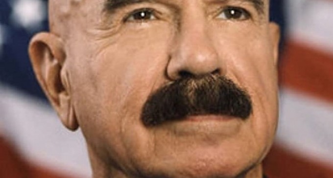 G. Gordon Liddy, unul dintre organizatorii jafului de la Watergate care a dus la căderea preşedintelui Nixon, a murit – International