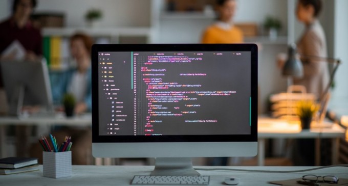 Sectorul IT, imun la criza de coronavirus: Există joburi pentru peste 10.000 de noi angajați anual – Esential