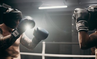 Bucura-te de fiecare KO cu o strategie inteligenta de pariuri live pe box!