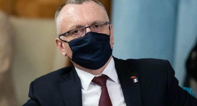10 (ZECE) titluri de doctor honoris causa/Colegiul Național de Informații de la Academia SRI, Colegiul Național de Apărare, academician în Academia de Științe ale Securității Naționale…/Iși ține activitatea științifică la secret – Ziarul Incisiv de Prahova