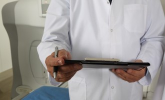 Colegiul Medicilor se delimitează de mesajul transmis autorităţilor de mai mulţi medici şi farmacişti în legătură cu restricţiile şi combaterea pandemiei / „Medicii care nu respectă normele vor fi identificaţi şi cercetați” – Sanatate