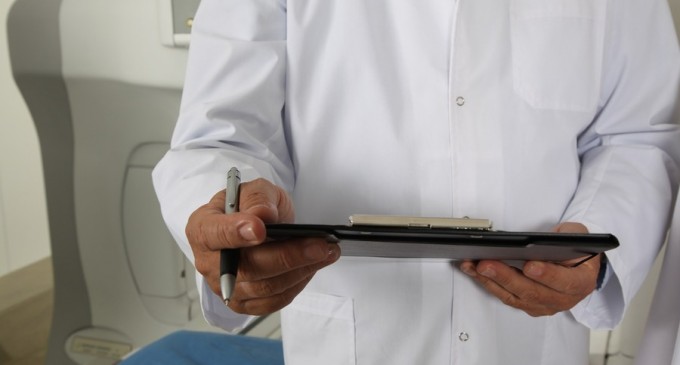 Colegiul Medicilor se delimitează de mesajul transmis autorităţilor de mai mulţi medici şi farmacişti în legătură cu restricţiile şi combaterea pandemiei / „Medicii care nu respectă normele vor fi identificaţi şi cercetați” – Sanatate