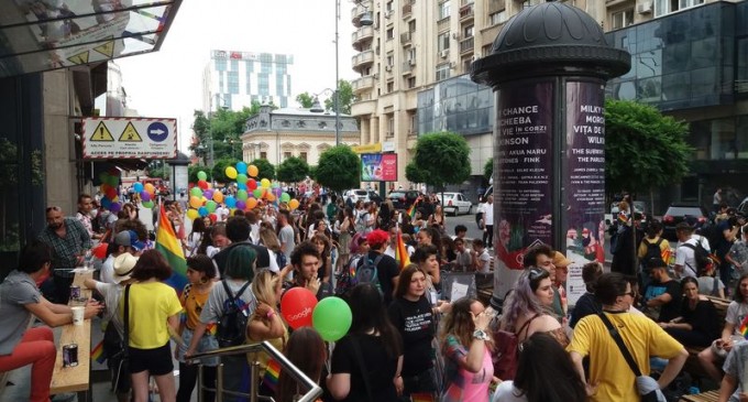 Discriminarea persoanelor LGBT afectează creșterea economică a Europei de Est: Cât pierde România anual – Esential