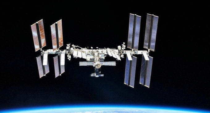 Trei astronauţi s-au întors din misiunea de pe Staţia Spaţială Internaţională – Spatiul