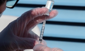 Medicii americani au folosit cu succes un medicament alternativ pentru tratarea unui caz extrem de rar de tromboze apărute după vaccinarea anti-Covid – Coronavirus