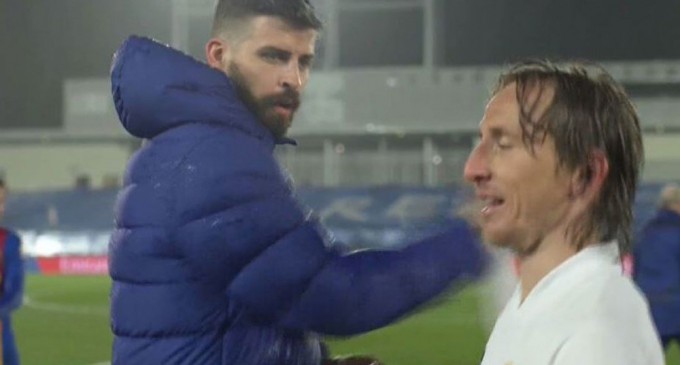 DigiSport: ”Te duci să te plângi?” Dialog neașteptat între Modric și Pique la finalul lui El Clasico. Clipul devenit viral. VIDEO – Fotbal