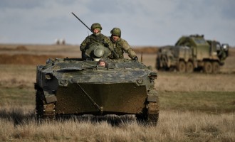 Demonstrație de forță a Rusiei, în Crimeea: Ministrul apărării a venit de la Moscova pentru a supraveghea personal exercițiul militar ce a început joi – International