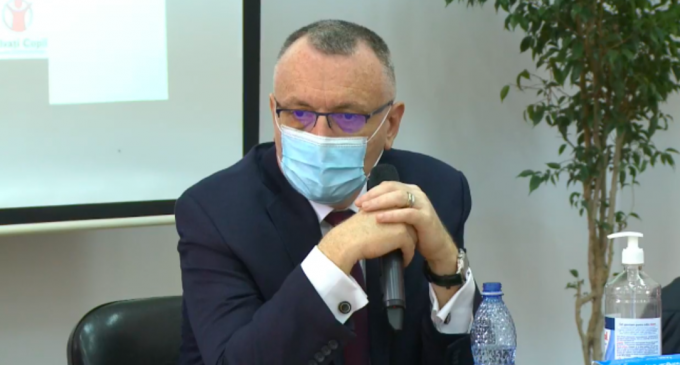 Cîmpeanu vrea ca elevii din clasele terminale aflate în scenariul roşu să revină la cursuri cu efective complete. „Am explicat că nu are niciun fel de logică” – Educatie