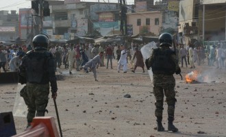 Franța și-a sfătuit toți cetățenii din Pakistan să părăsească țara după o săptămână de violente anti-franceze – International