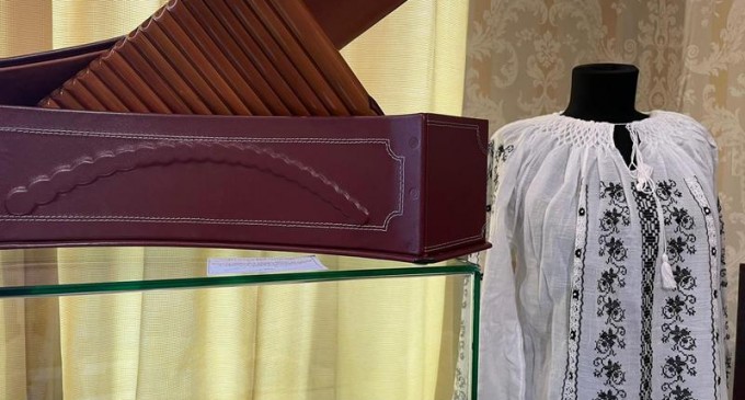 Gheorghe Zamfir, Paula Seling și Iuliana Tudor, în licitație la Artmark – Consumator