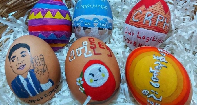 Myanmar: Manifestanții pro-democrație au inscripționat mesaje de protest pe ouă de Paște / Cel puțin șase demonstranți uciși în weekend – International