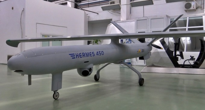 VIDEO Drona militară care ar putea fi fabricată în România: Israelienii de la Elbit au adus în țară drona pe care vor s-o facă aici pentru Armată / La Măgurele Simultec ar putea produce simulatoarele pentru dronă – Defense