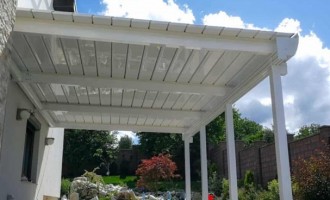 Cum să alegi o pergolă pentru grădina sau curtea ta?