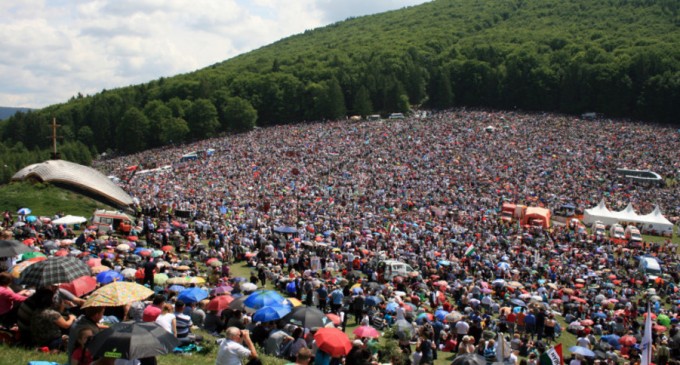 Zeci de mii de oameni, așteptați sâmbătă la Șumuleu Ciuc, la cel mai mare pelerinaj al catolicilor din România și primul după ce Guvernul a ridicat restricțiile – Esential