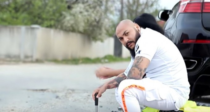 De ce a fost de fapt condamnat la închisoare cu executare manelistul Dani Mocanu. Pentru versurile piesei „Curwa” manelistul a primit doar o amendă penală – Esential