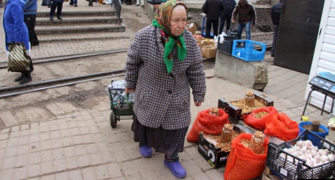 Vom munci până la 70-75 de ani? Ce se întâmplă dacă se corelează vârsta de pensionare cu speranța de viață. Care e situația în Europa – Esential