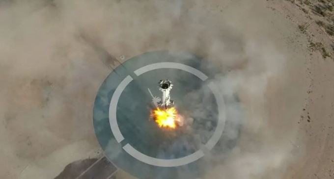 Cea mai mare ofertă primită până acum pentru un loc în nava spaţială New Shepard este de 2,4 milioane de dolari – International