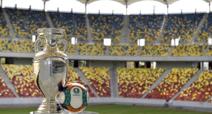 Legendele au stat la tribuna a doua, politicienii, la VIP / Gică Hagi, Gică Popescu și Dorinel Munteanu, umiliți pe Arena Națională – Fotbal